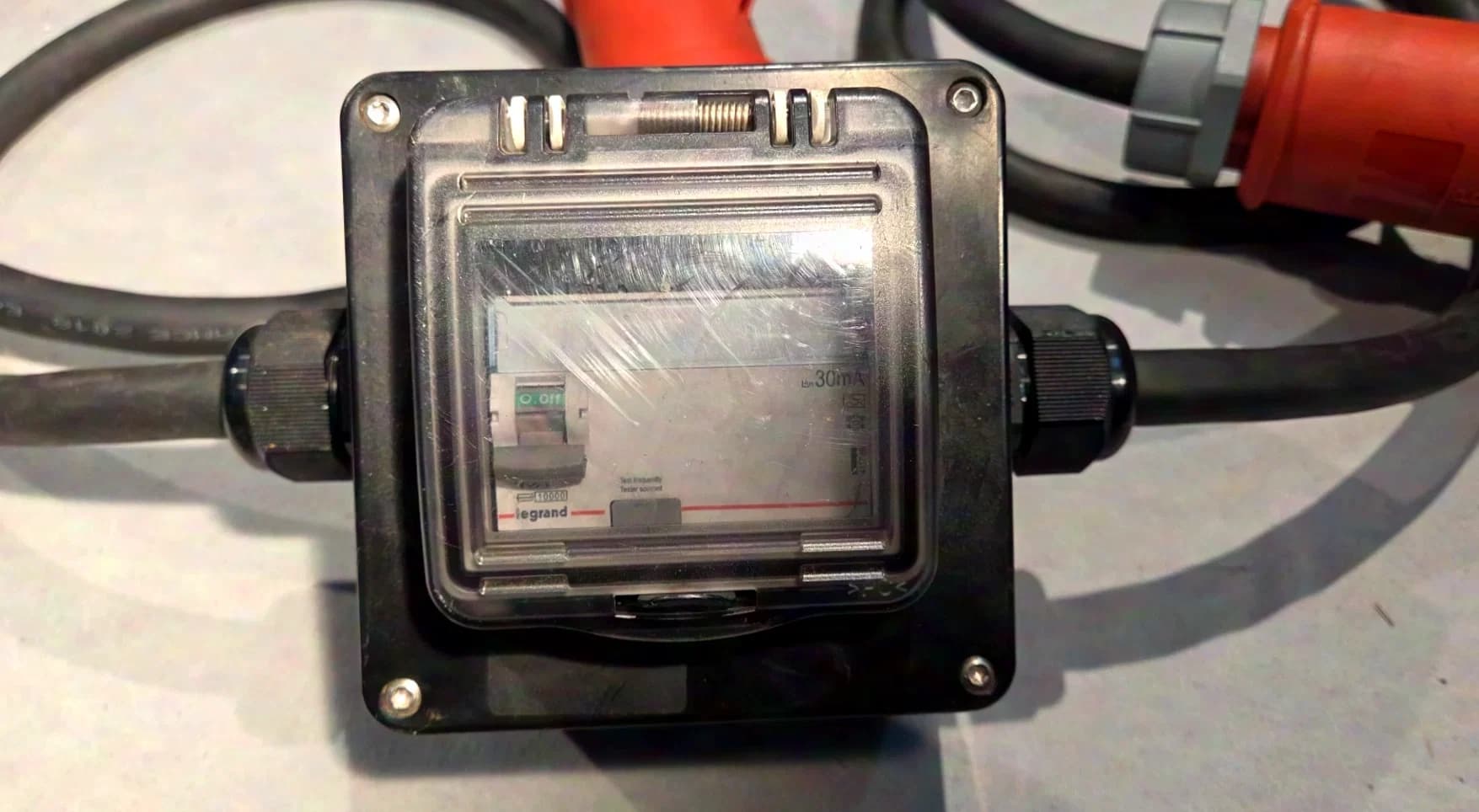 Câble CEE 32 A avec RCD