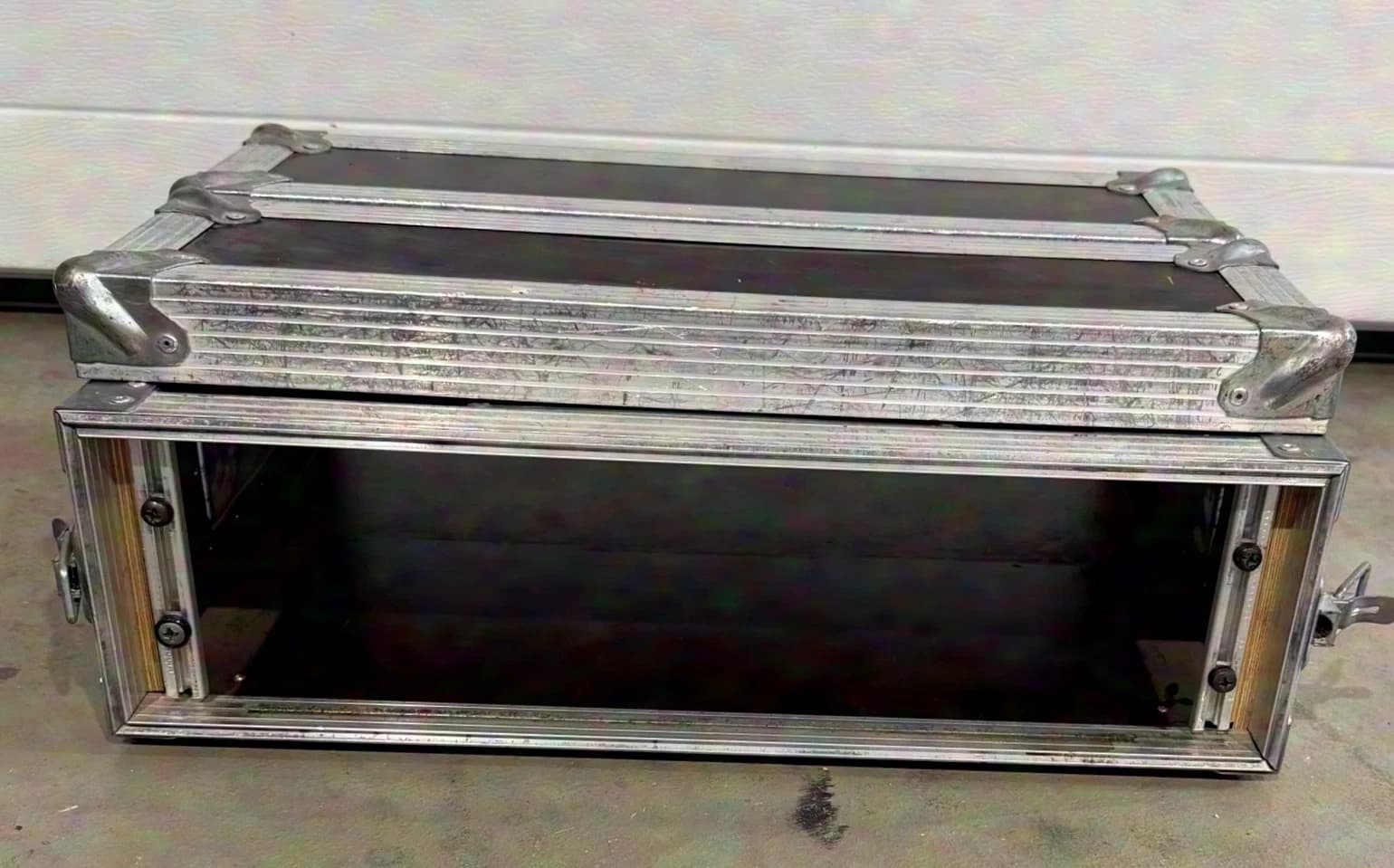 AJM 19" 3HE Double-Door