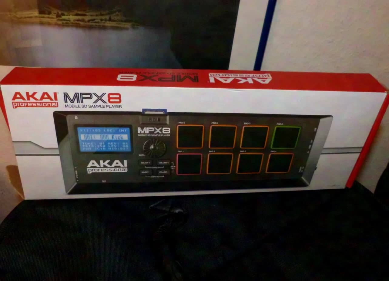 AKAI MPX 8