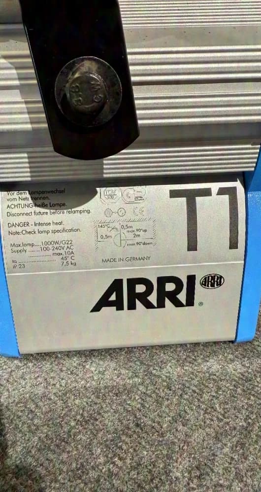 ARRI True Blue T1 PO/S  1000W