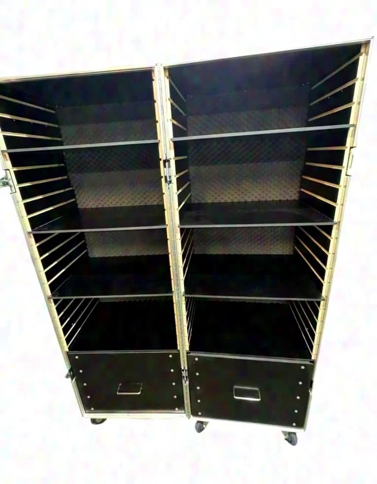 Casebase – armoire de costumes