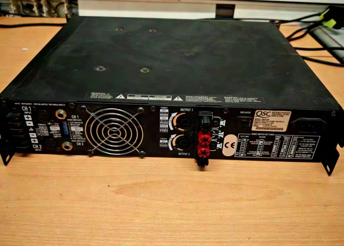 QSC QSC RMX2450 Amplificateur