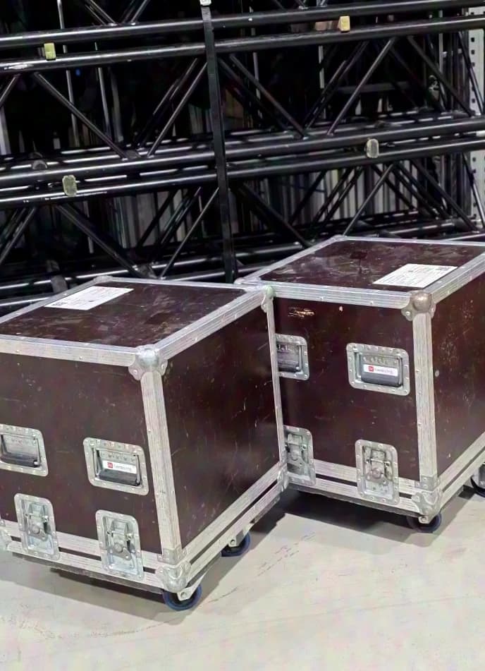 #159 Flight-case à capot 60x60 cm idéal pour protéger les racks de studio