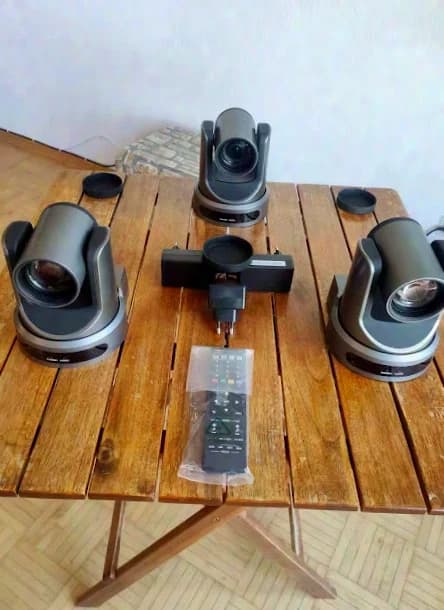 3x PTZOPTICS FULLHD HDMI 3GSDI LIVE STREAMING WEBTV PTZ Caméras + IP PoE CONSOLE DE COMMANDE