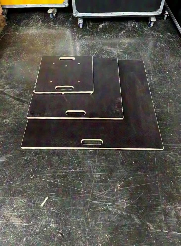 44 plaques de base pour structures GT-Stage de différentes dimensions