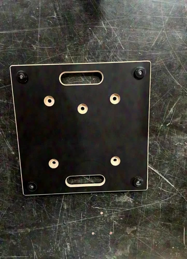44 plaques de base pour structures GT-Stage de différentes dimensions