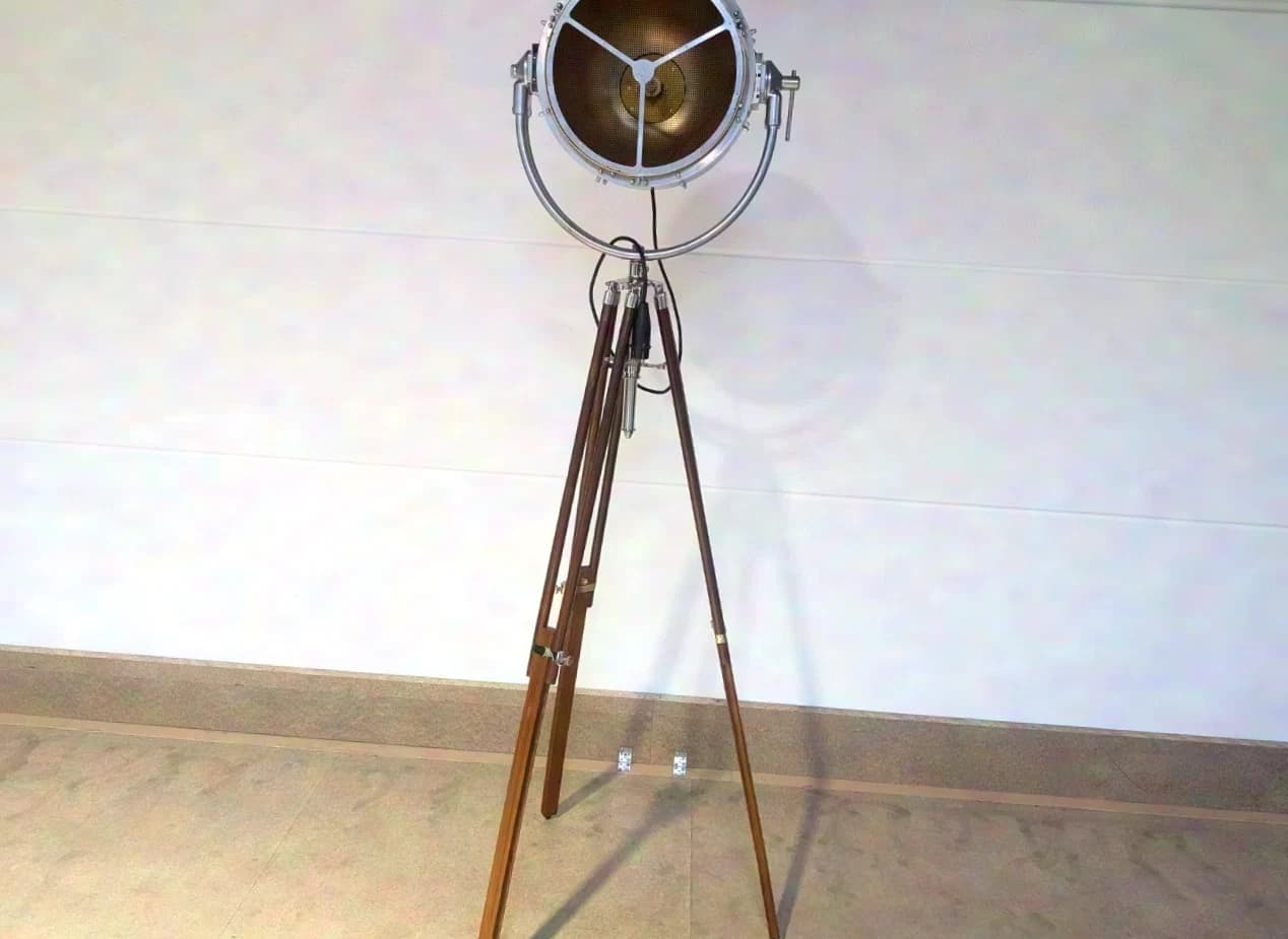 4x Robe picklePATT projecteur au design rétro avec trépied en bois