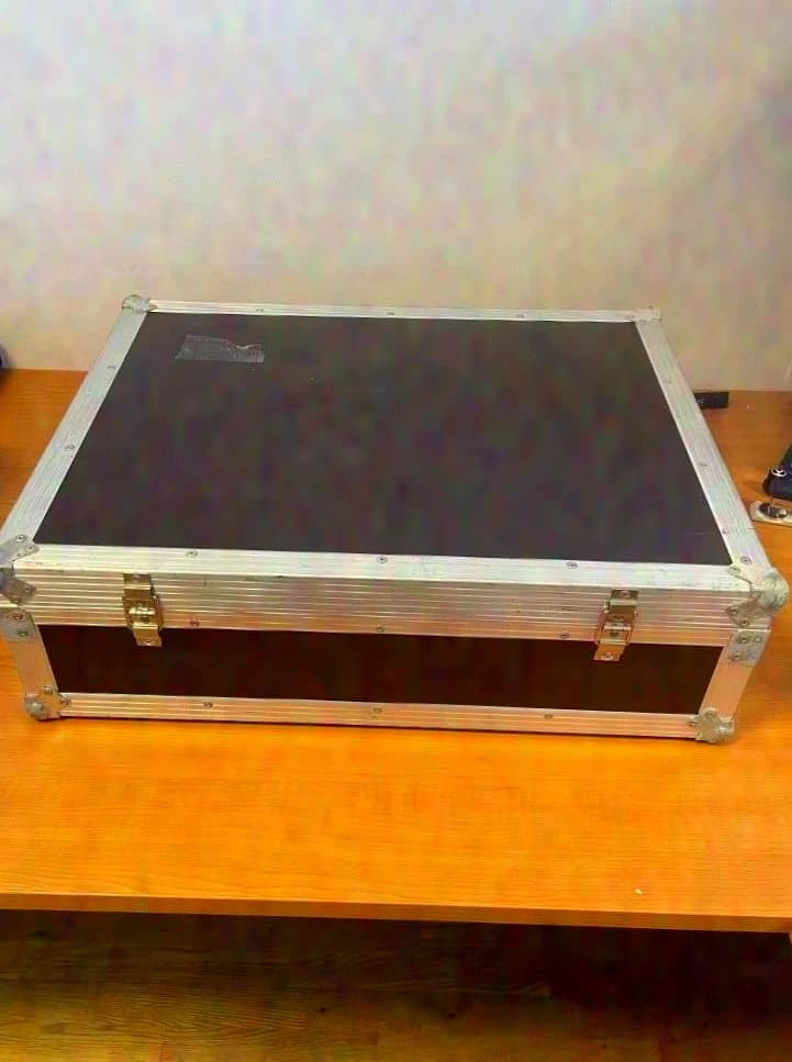 #511 Valise pour 12 Mics 640 x 510 x 190 (L × l × H) marron