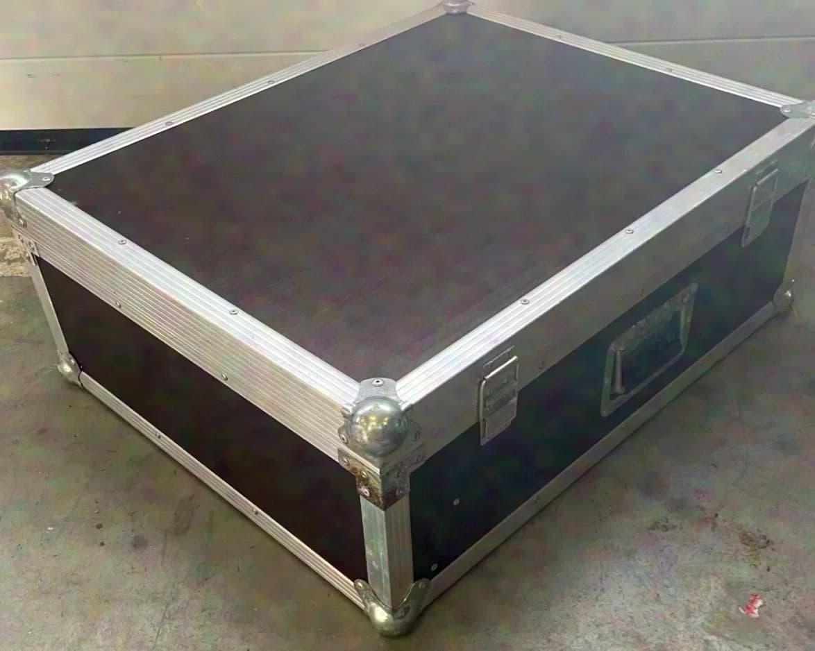 #519 Flight-case 720 x 590 x 270 (LWH) marron pour effets lumineux