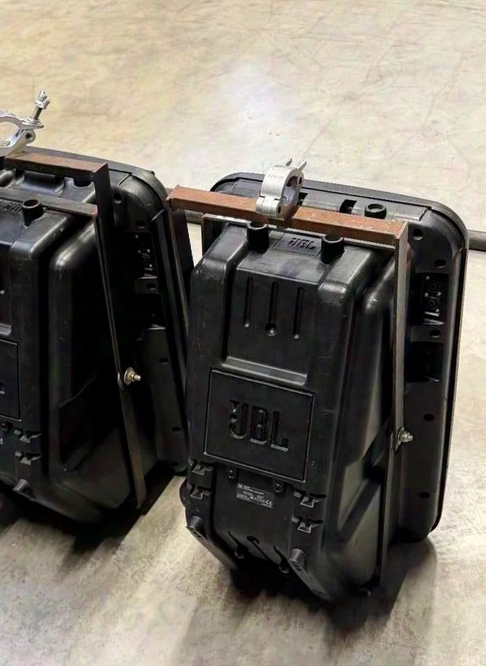 8X JBL Eon 1500 enceintes avec accessoires