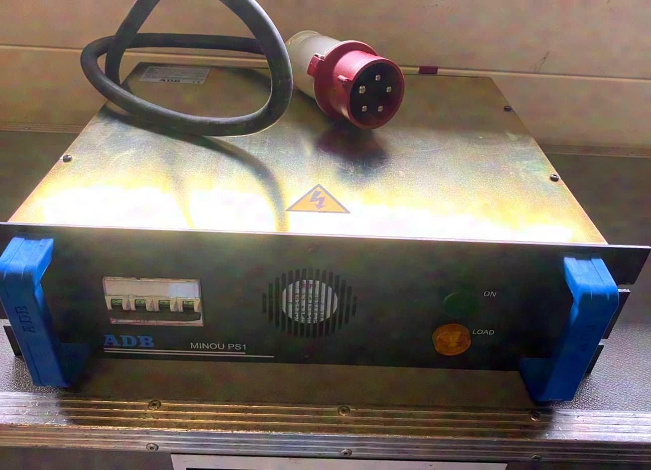ADB MINOU PS1 ballast pour HMI 2000W 19"