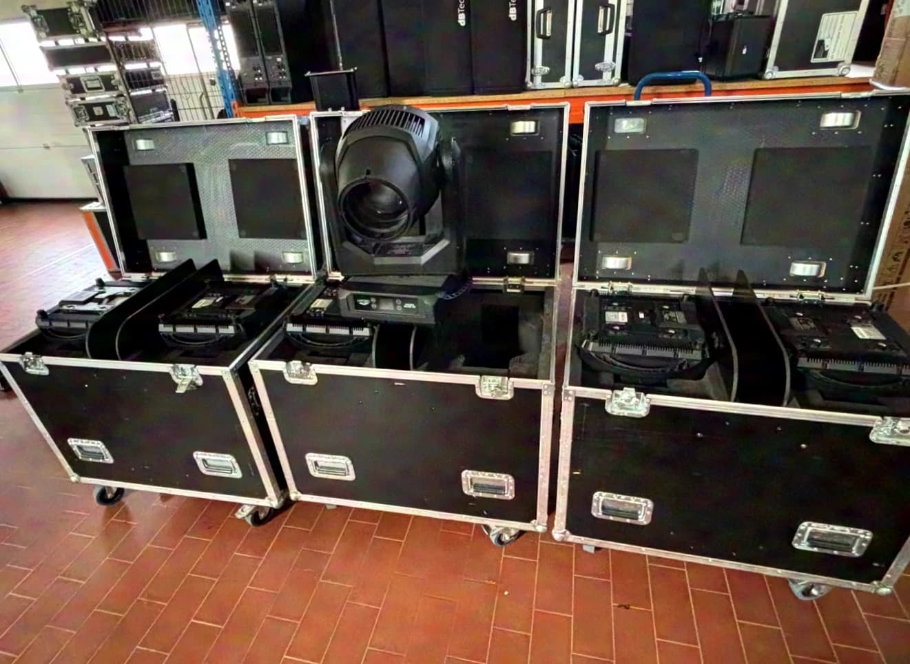 ADJ American DJ Hydro Beam X2 Lyres motorisées, set de 2 dans un case