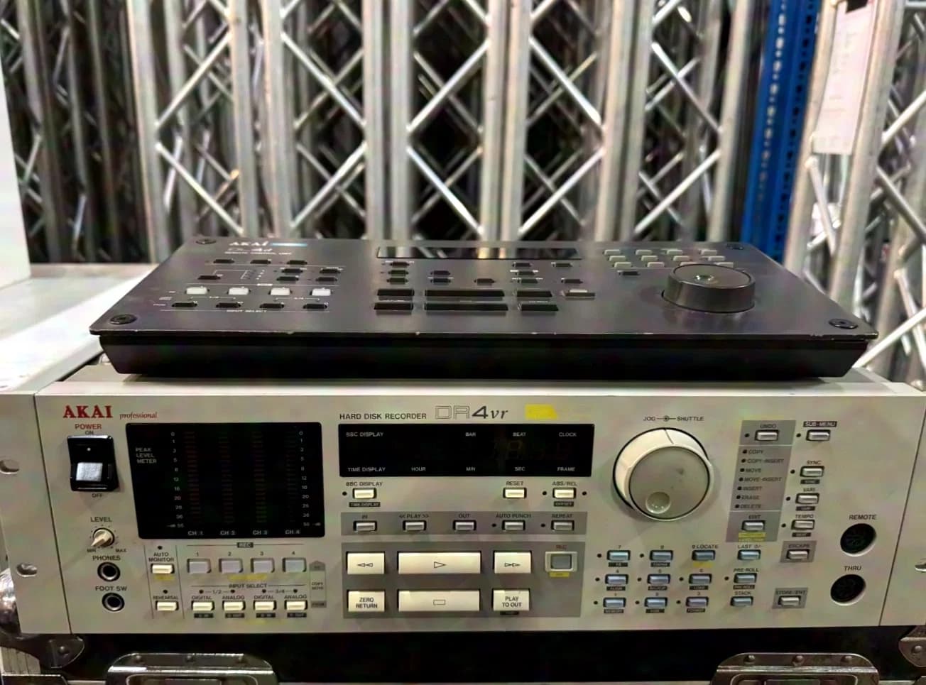 AKAI Professional DR4vr Enregistreur sur disque dur DL4d Unité de commande à distance