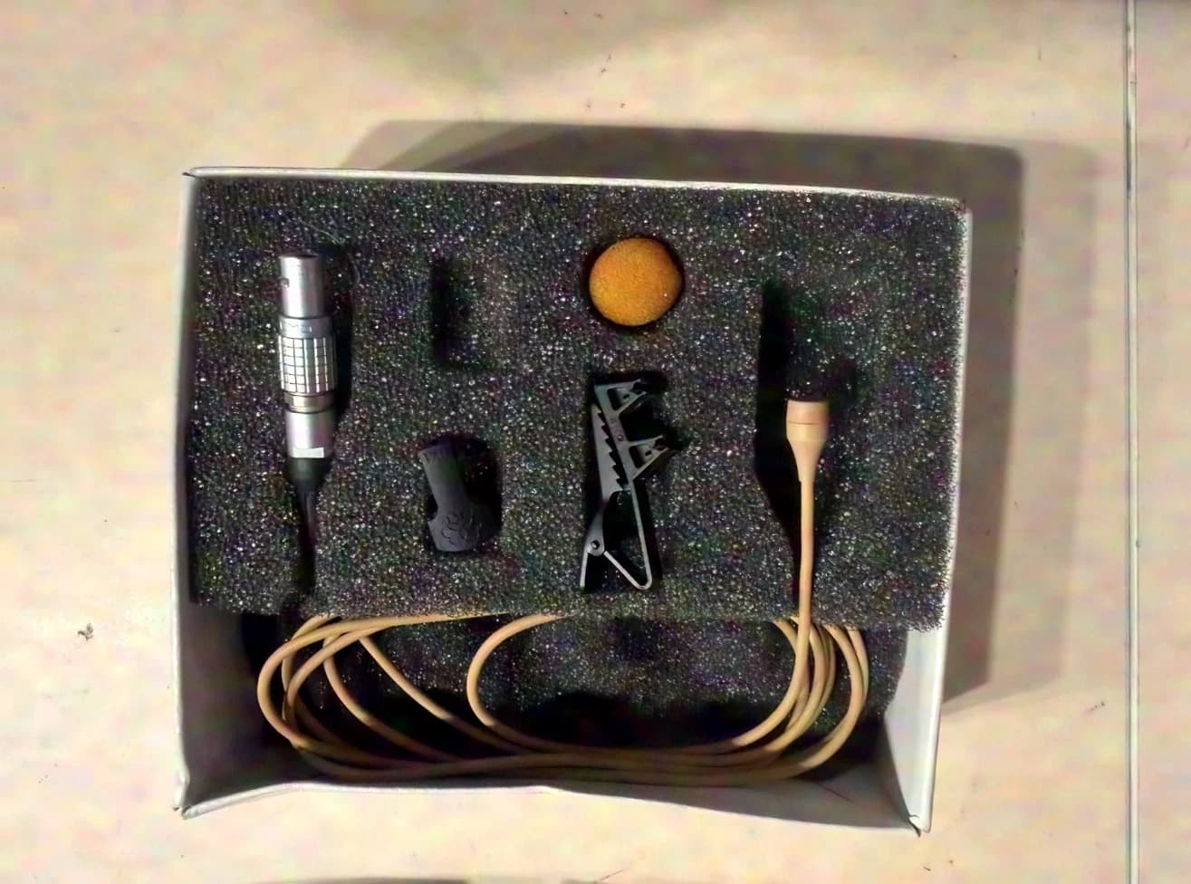 AKG C417P Microphone-cravate