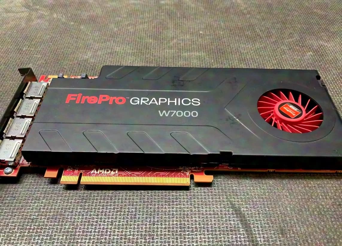 Carte graphique AMD W7000, 4x Displayport