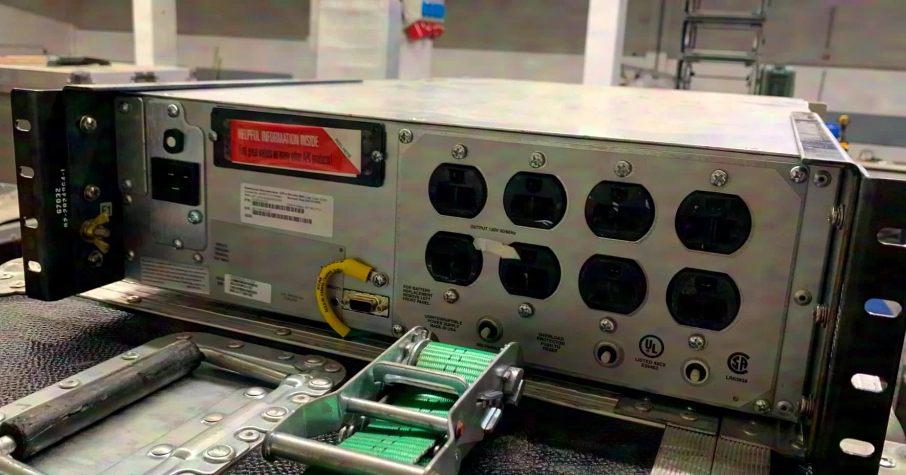 APC Smart UPS 2200