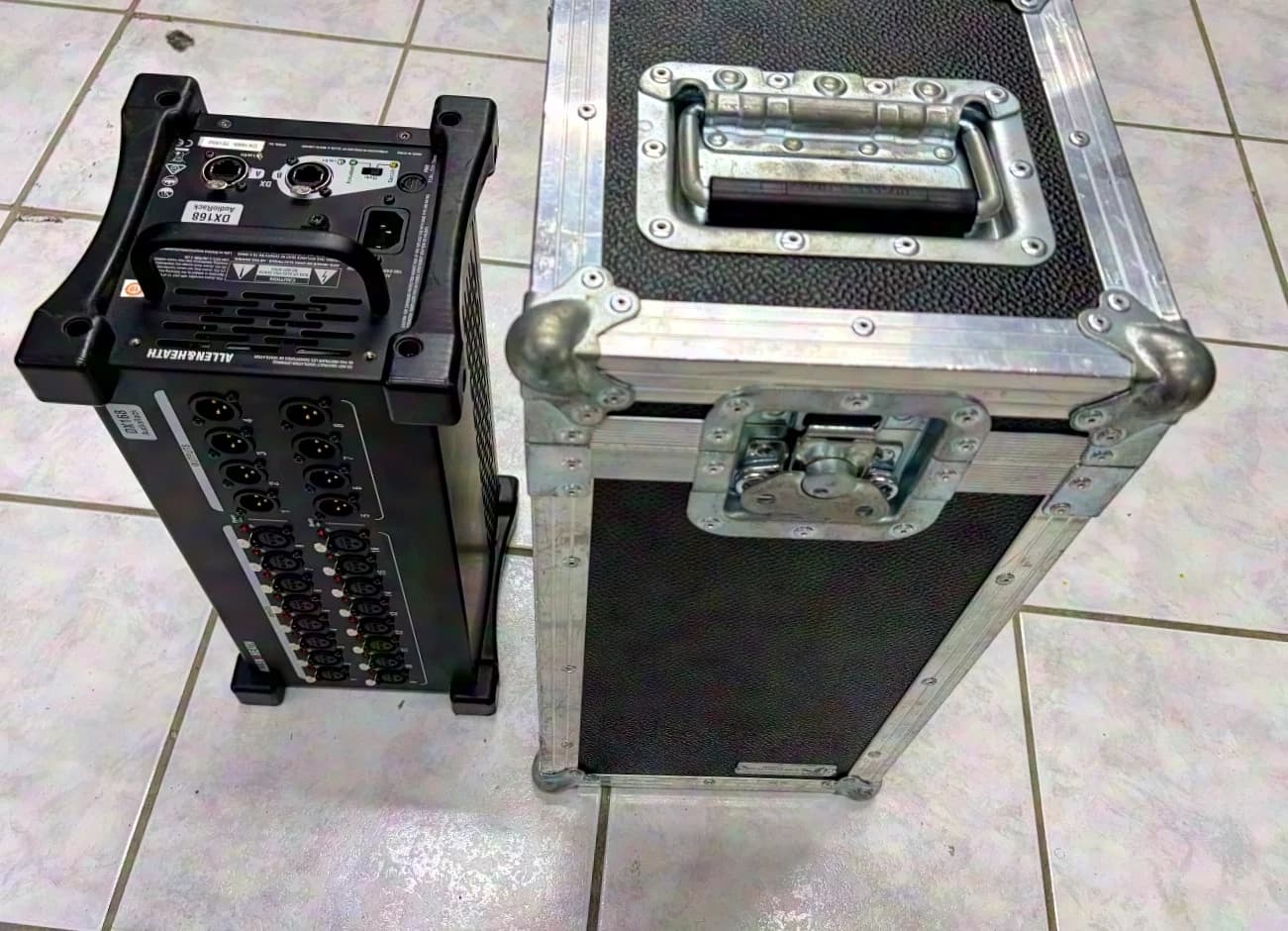 Stagebox Allen & Heath DX168 pour consoles Allen & Heath avec flight-case Amptown
