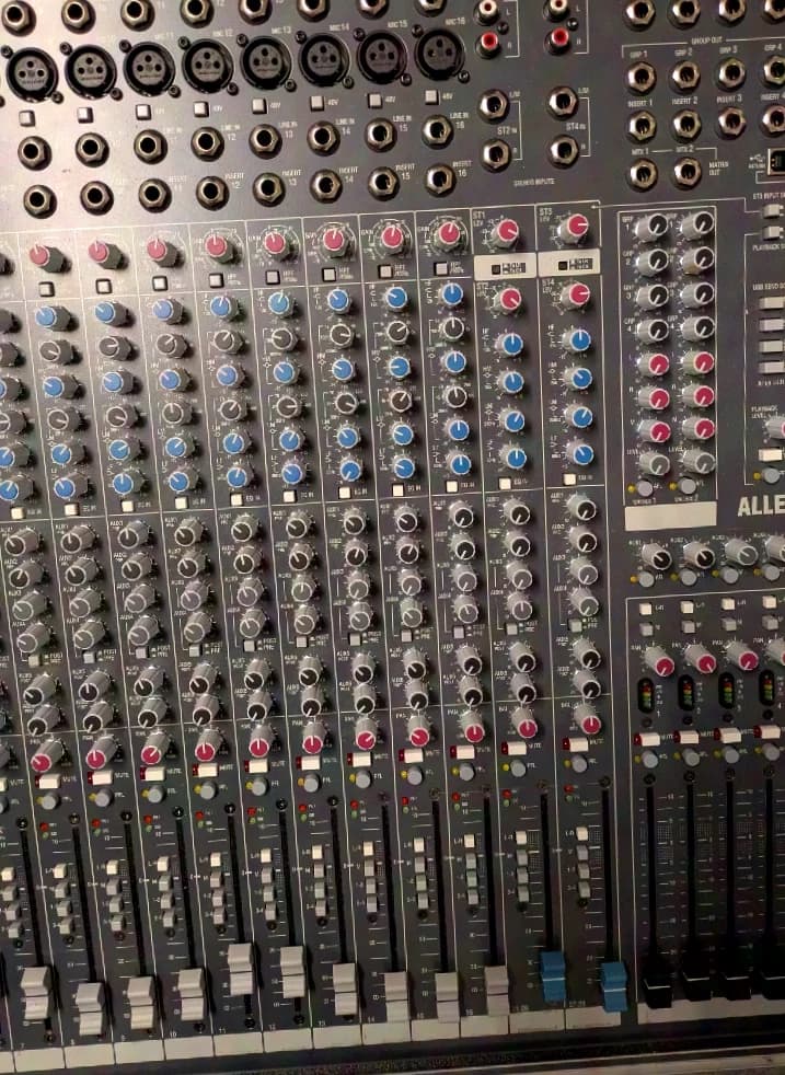 Console de mixage Allen & Heath ZED-428