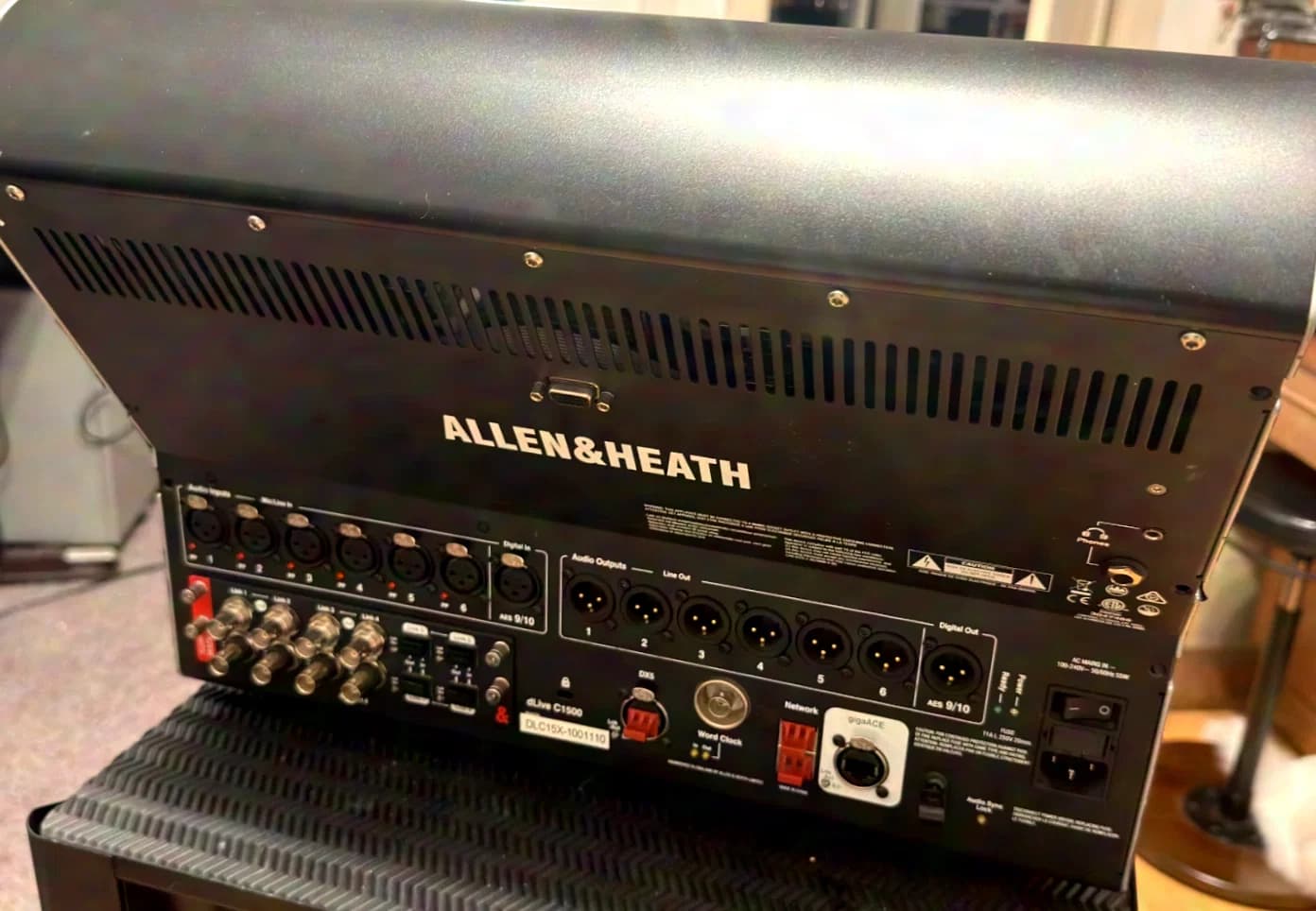 Allen & Heath dLive C1500 + CDM32-U