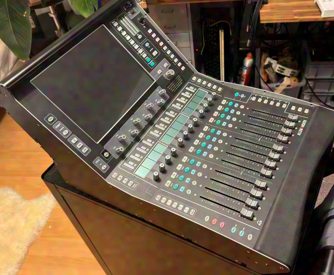 Allen & Heath dLive C1500 + CDM32-U