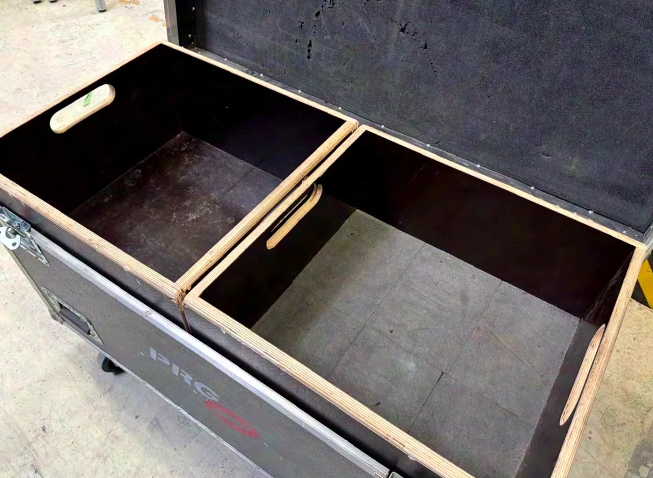 Amptown | Coffre d’accessoires / Toolcase 120x60x76 cm avec différents compartiments et raccordement électrique