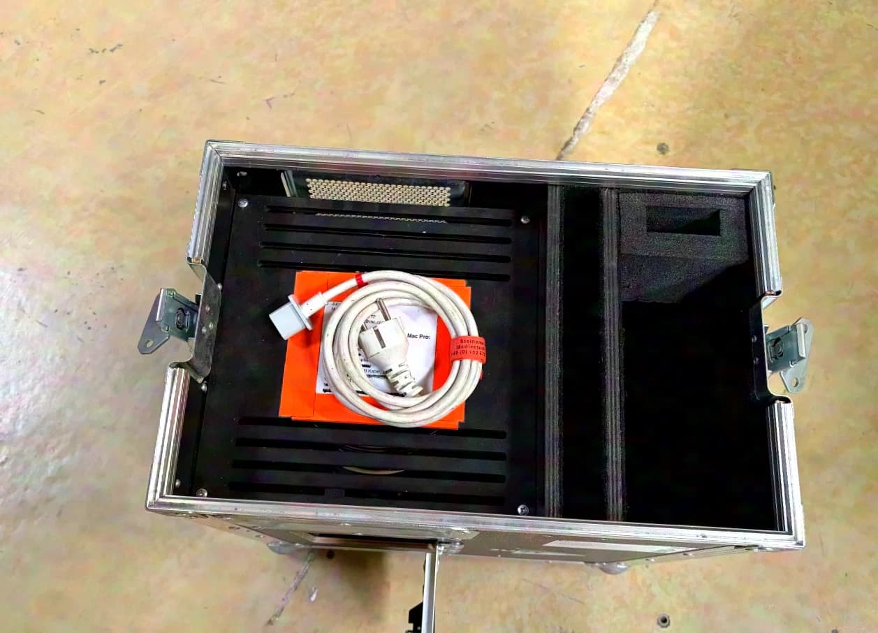 Apple Mac Pro D700 aka la poubelle dans son flight-case
