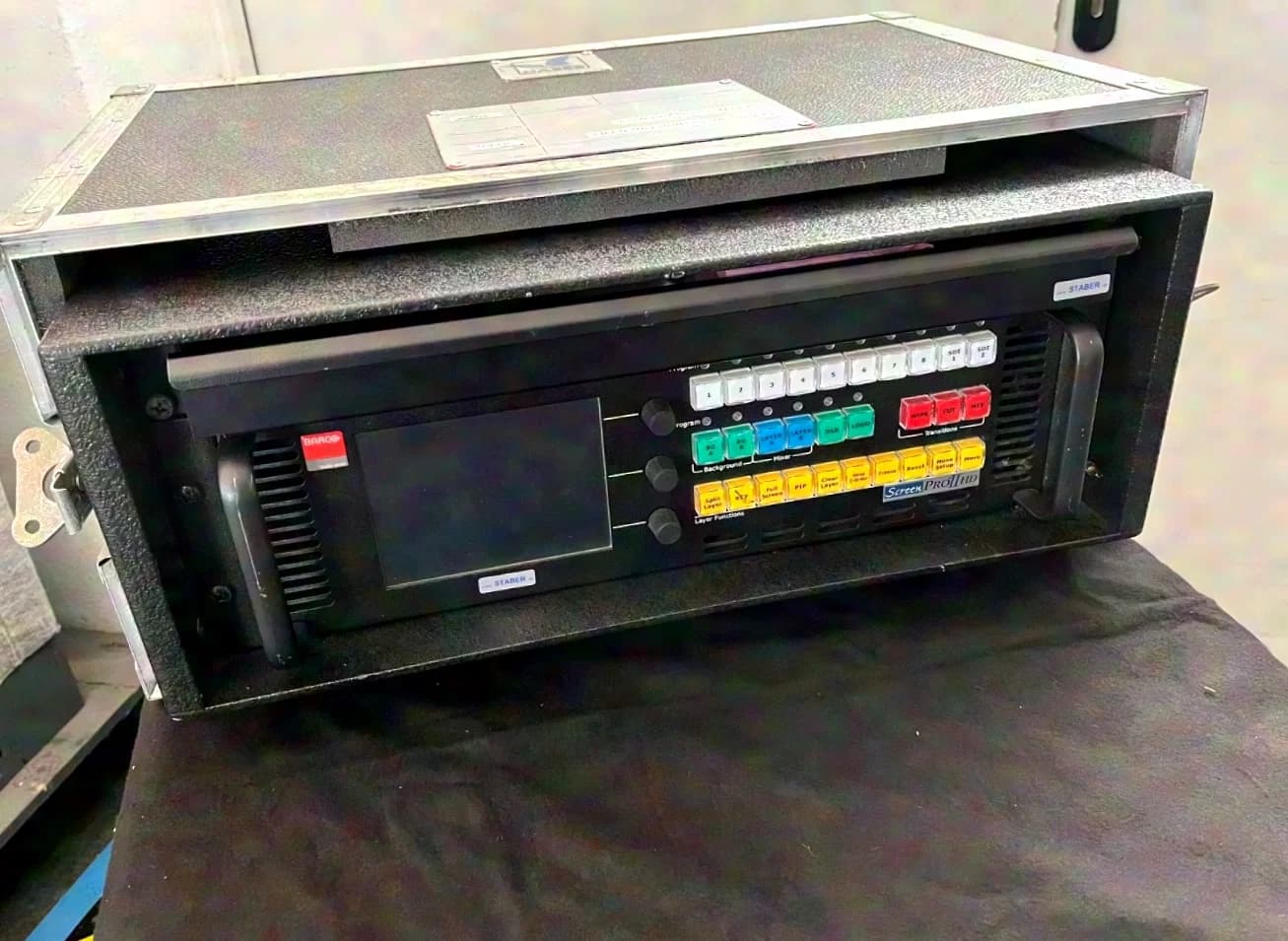 Barco / Folsom ScreenPro II Graphicswitcher avec panneau de commande