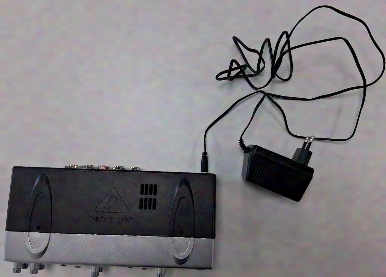Behringer Mini Amp AMP800