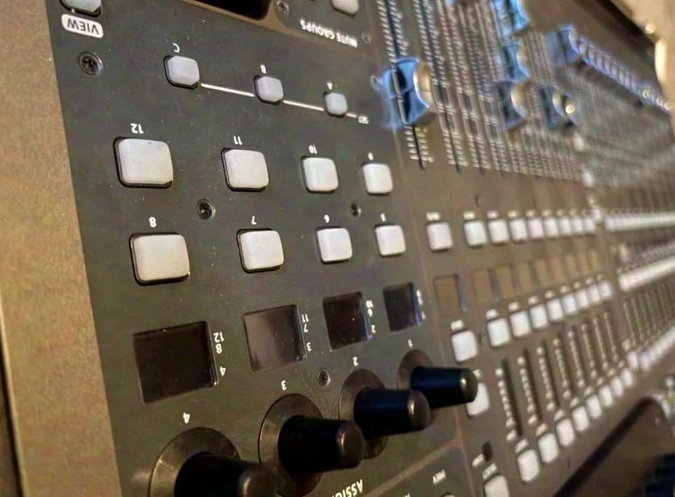 Behringer X32