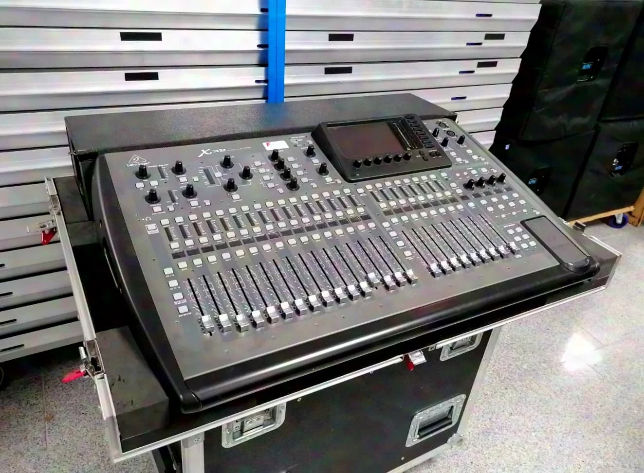 Behringer X 32 Full Size