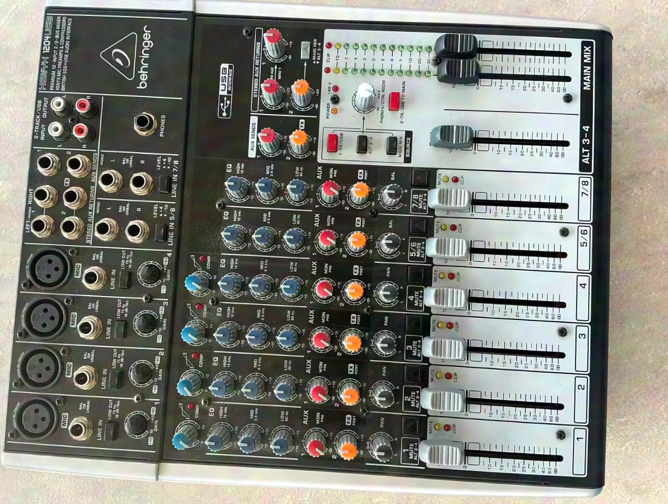 Behringer Xenxy 1204USB