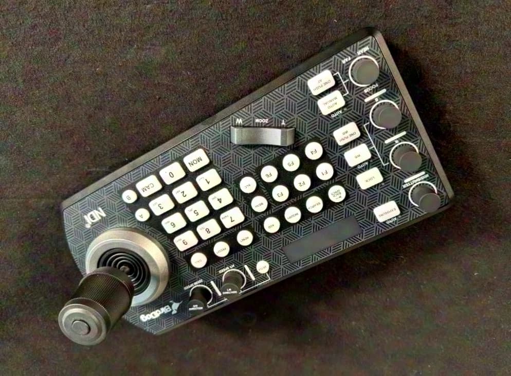 Ensemble de caméras Birddog Eyes P200 et de contrôleur de clavier PTZ