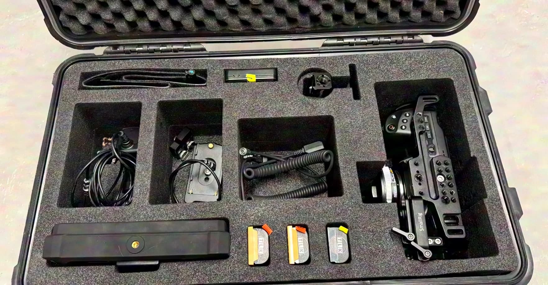 Blackmagic Desing Pocket Cinema Camera 4K Metabone Speedboster EF