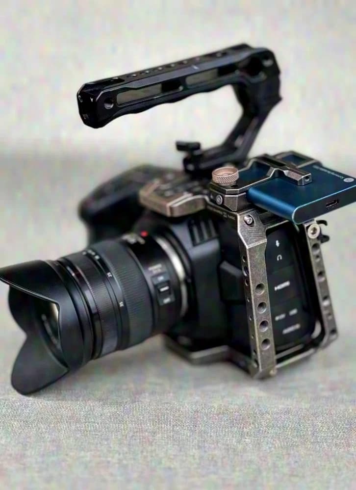 Blackmagic Pocket Cinema Camera 4K, ensemble complet – 2 objectifs, Tilta Cage, moniteur Feelworld, nombreux accessoires