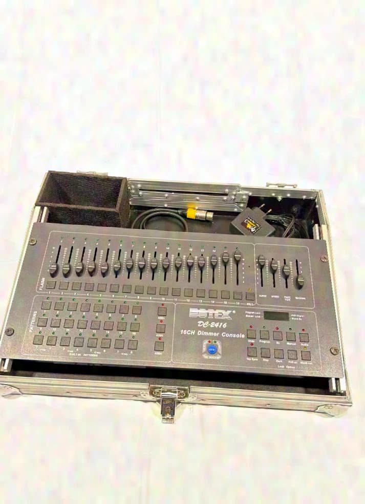 Botex DC-2416 16 CH Dimmer Console