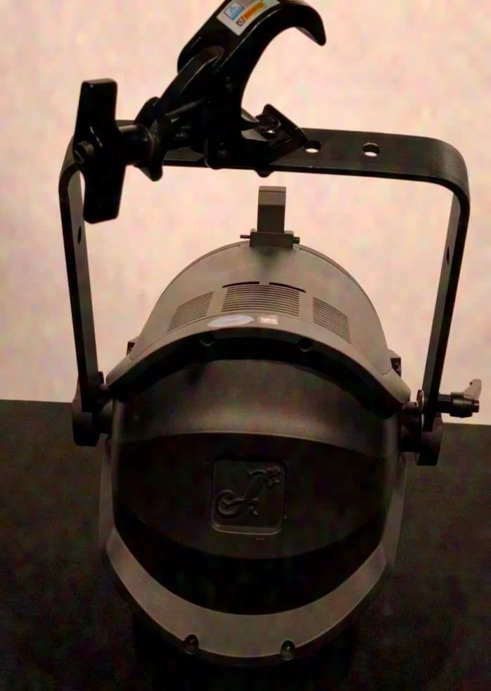 Cameo F2D LED Daylight Fresnel-Spotlight