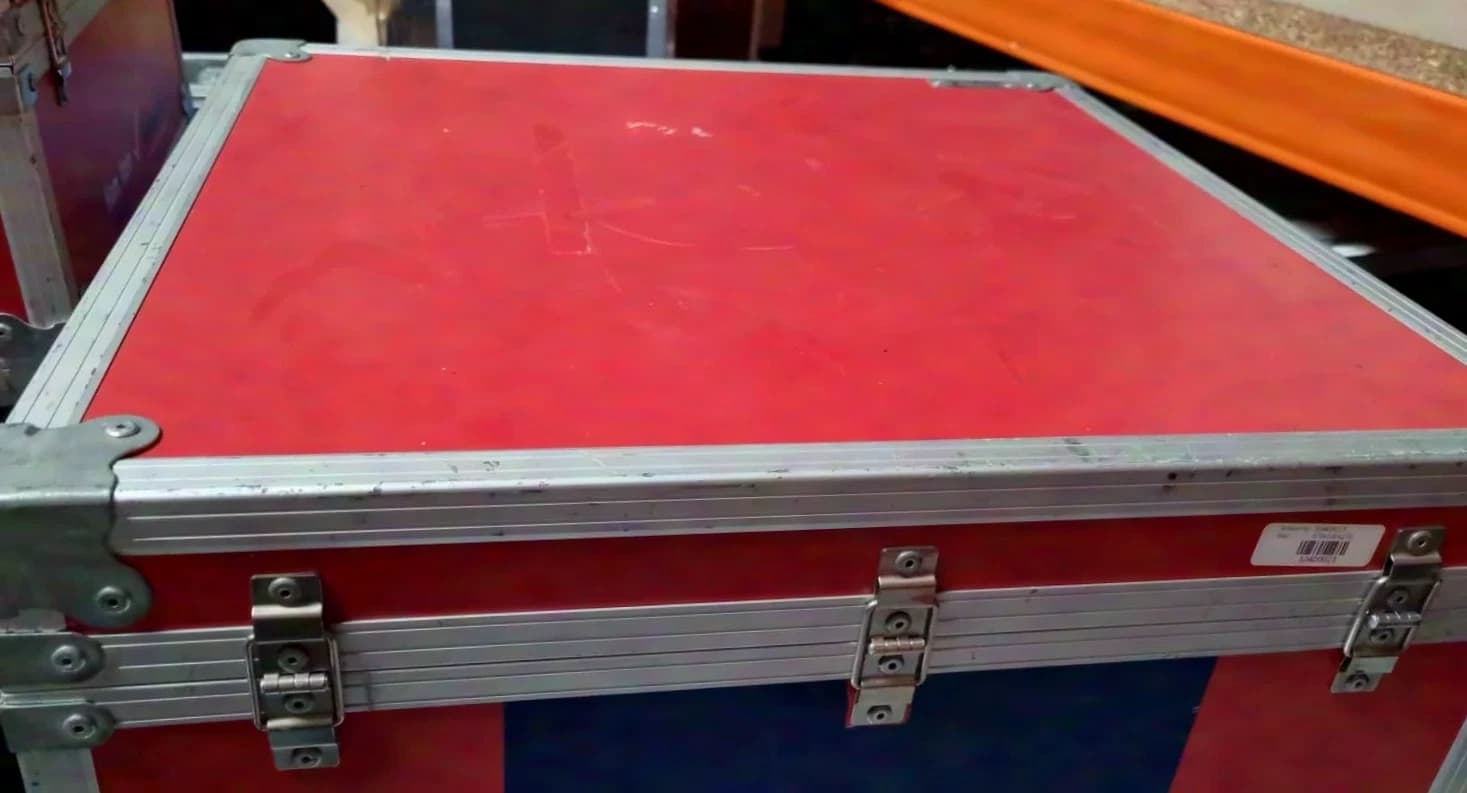Case Case pour projectors, rouge - Dimensions extérieures : 570x530x270 (Dimensions intérieures : 530x370x120)