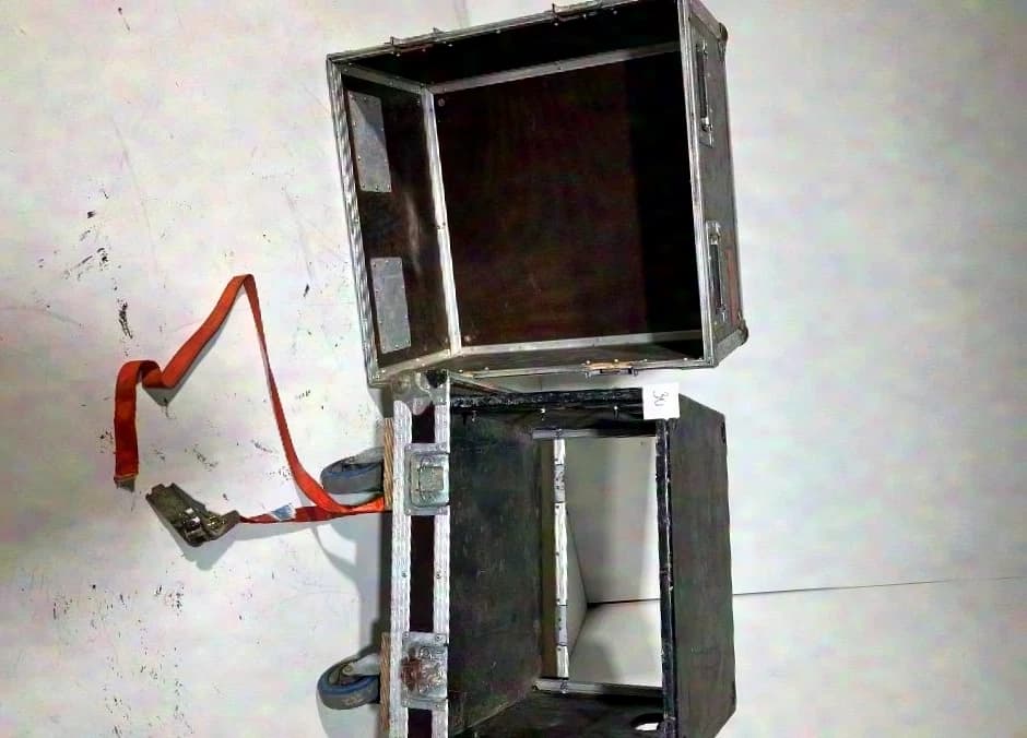 Case vide 61x57x60cm avec insert rack pour amplificateur sur Bluewheels