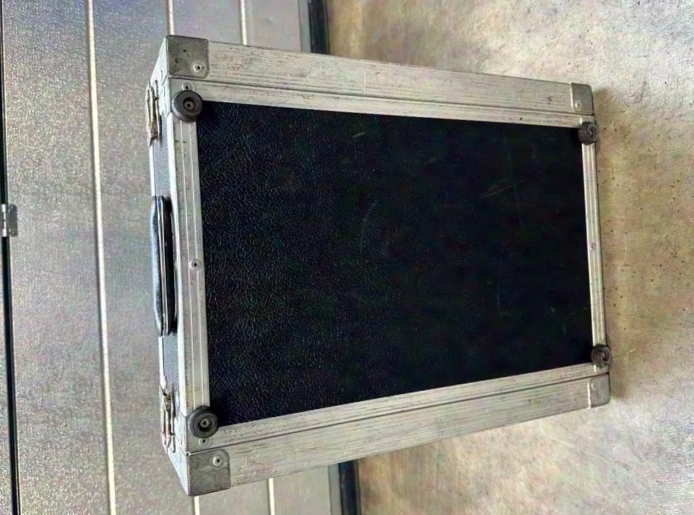 Flight-case avec rails de rack et double porte, 3 U, 40 x 53 x 17 cm