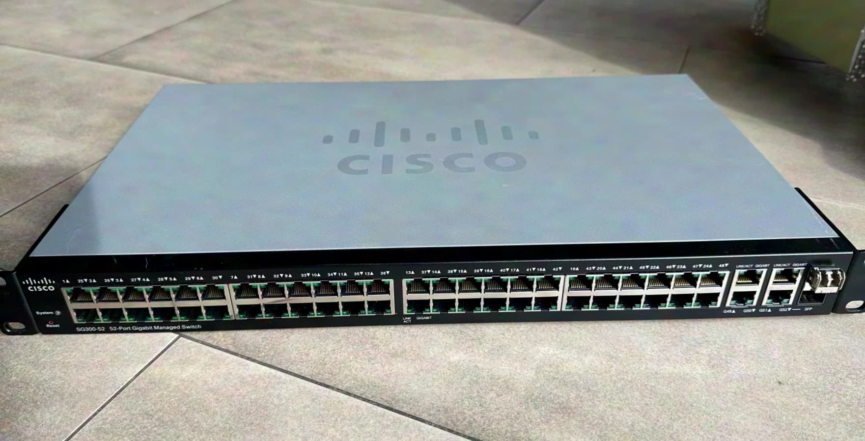 Cisco, SG300-52 52-Port Gigabit Managed Switch