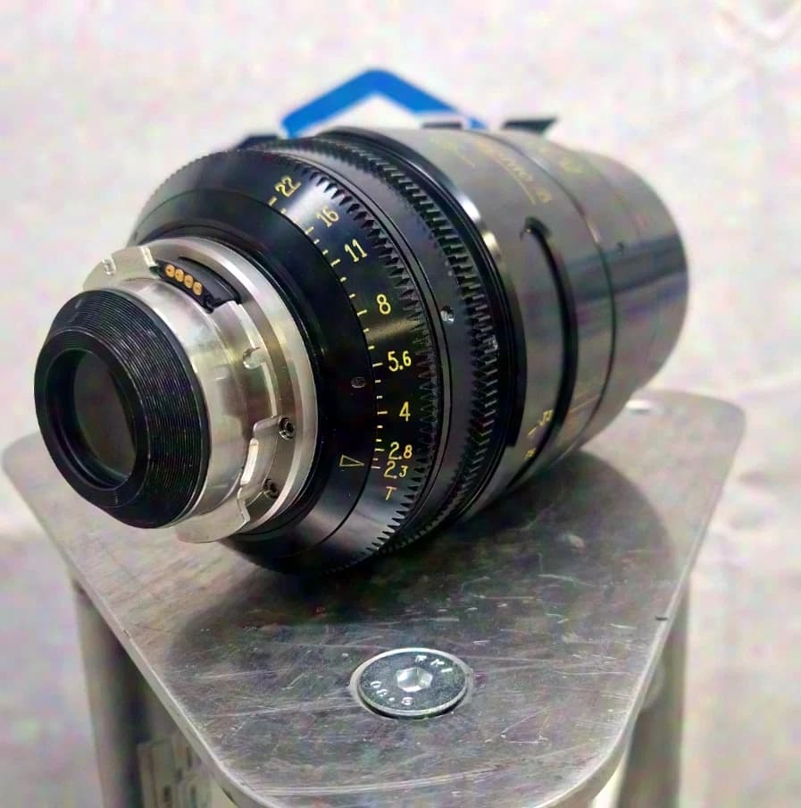 Ensemble d’objectifs Cooke Anamorphic/i T2.3 à monture PL 32/40/50/75/100mm