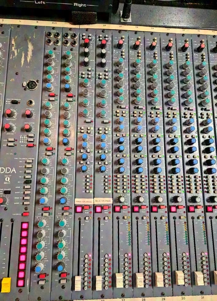 DDA Q40 DDA Q40 console de mixage légendaire vintage