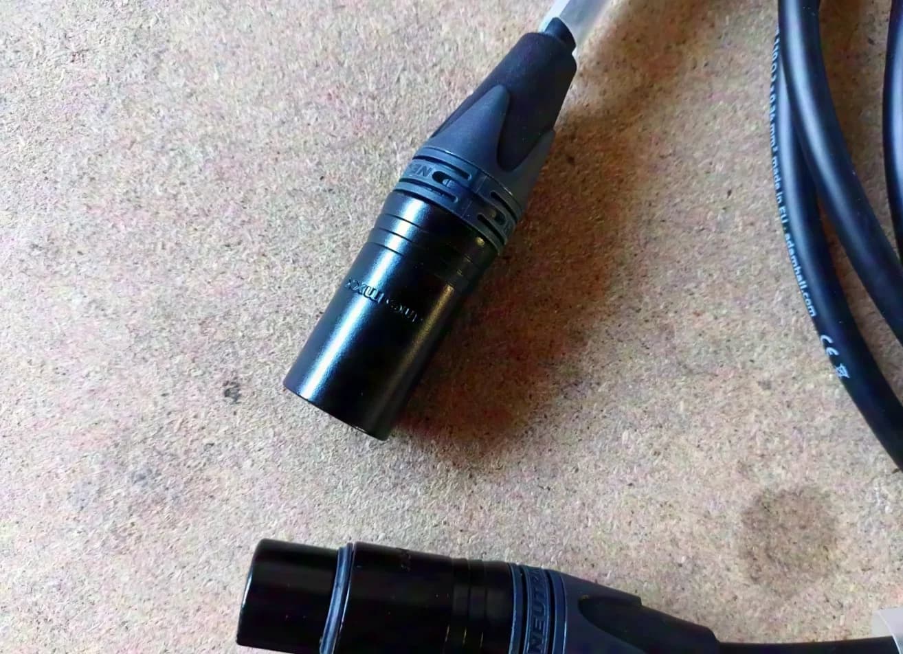 Set de câbles DMX 10x3m + 8x5m avec connecteurs Neutrik