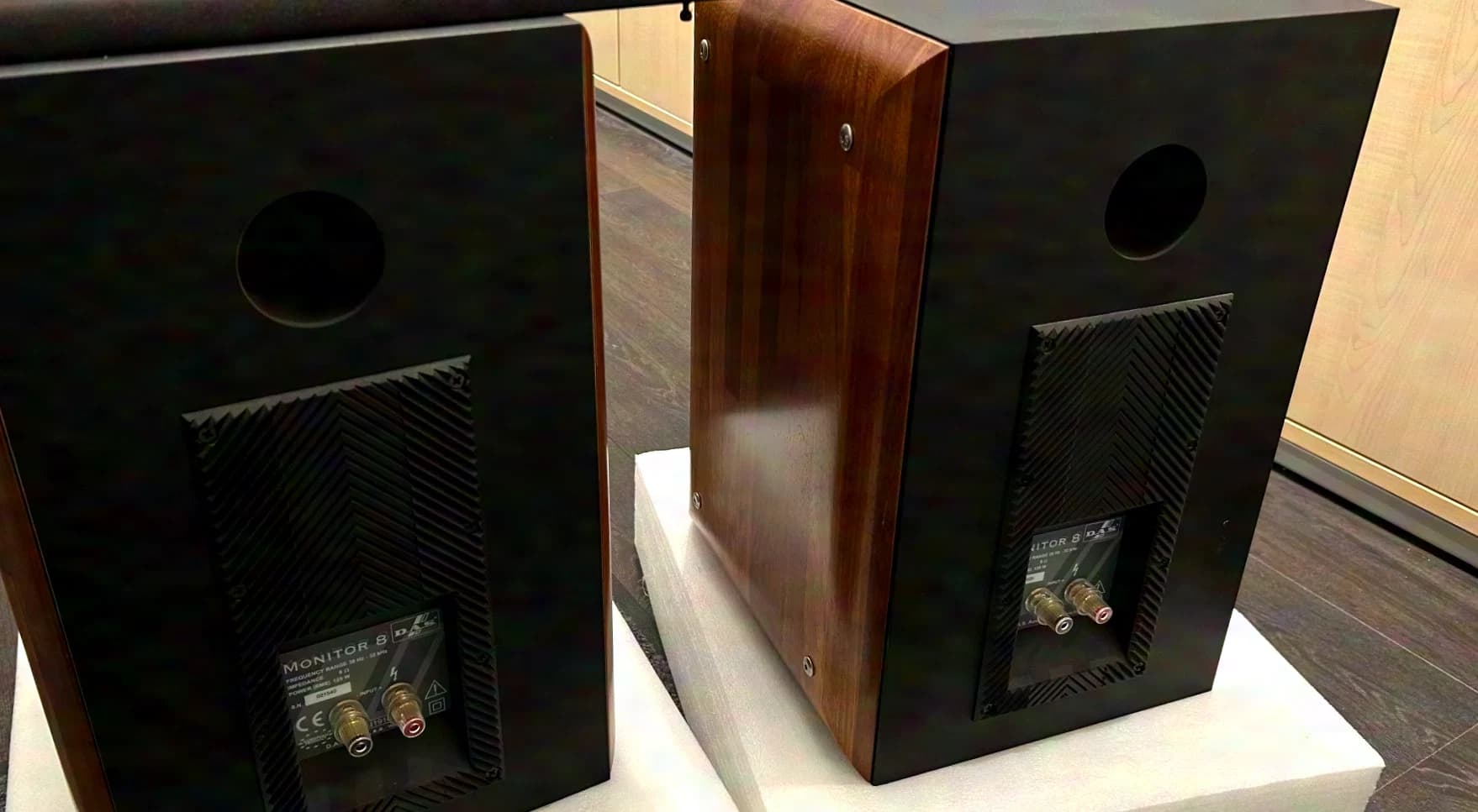 D.A.S. AUDIO Monitor-8 Paire de moniteurs de studio de référence 8"