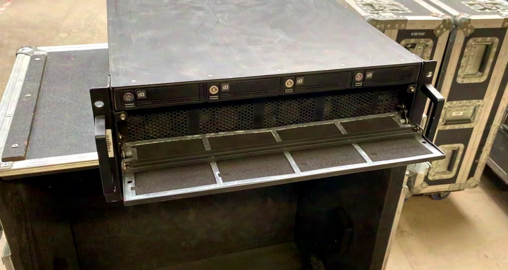 Serveur média Disguise 4x4 PRO