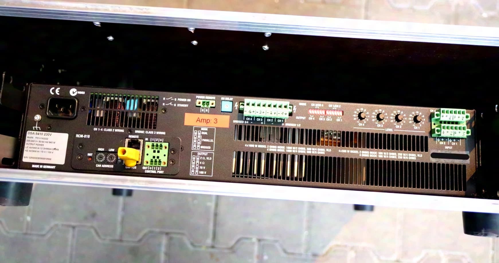 Amplificateur de puissance Dynacord 4 canaux "Dynacord DSA 8410" avec module de commande à distance "Dynacord RCM-810"