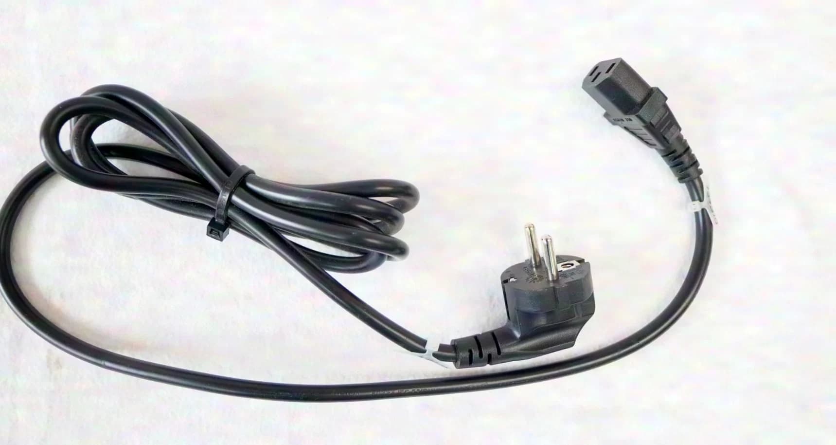 Amplificateur de puissance Dynacord 4 canaux "Dynacord DSA 8410" avec module de commande à distance "Dynacord RCM-810"