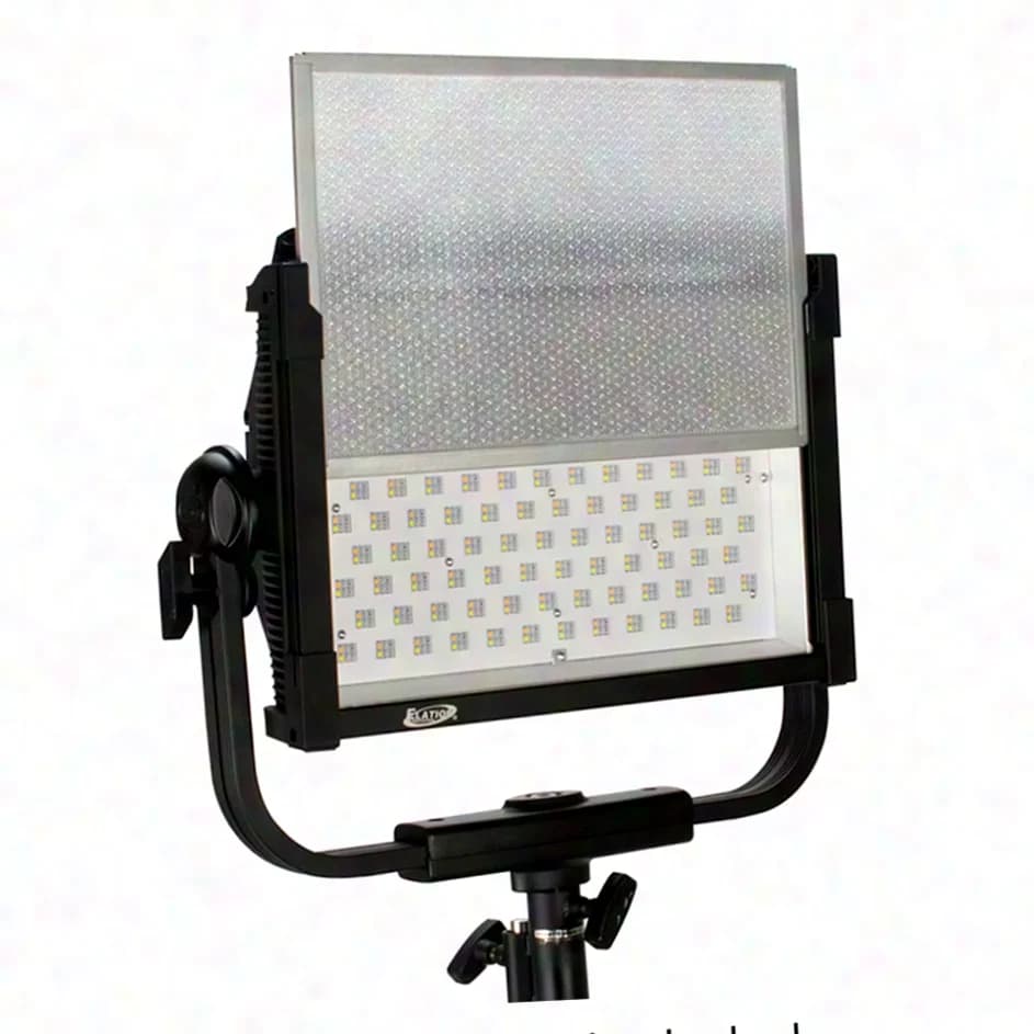 ELATION KL Panel XL Intensifier, 50° Réduction de prix - Appareil de démonstration