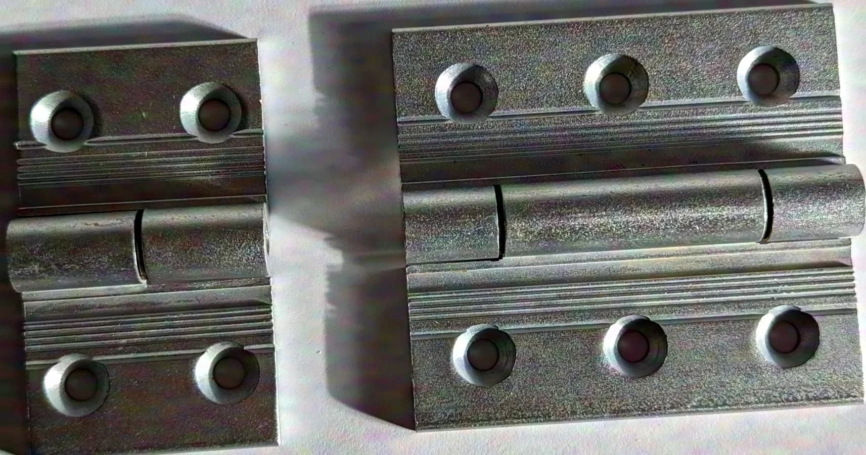 Charnières de porte EMHA