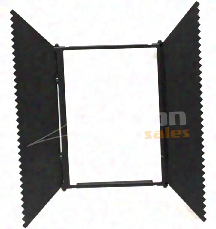 ETC SF LED CYC Adaptateur & volet coupe-flux en flight-case (6)